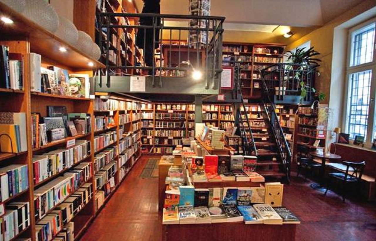 bukudatangilmuberkembangliterasiterang-b0abca354d30677a87206f9c8a065a9c.jpg